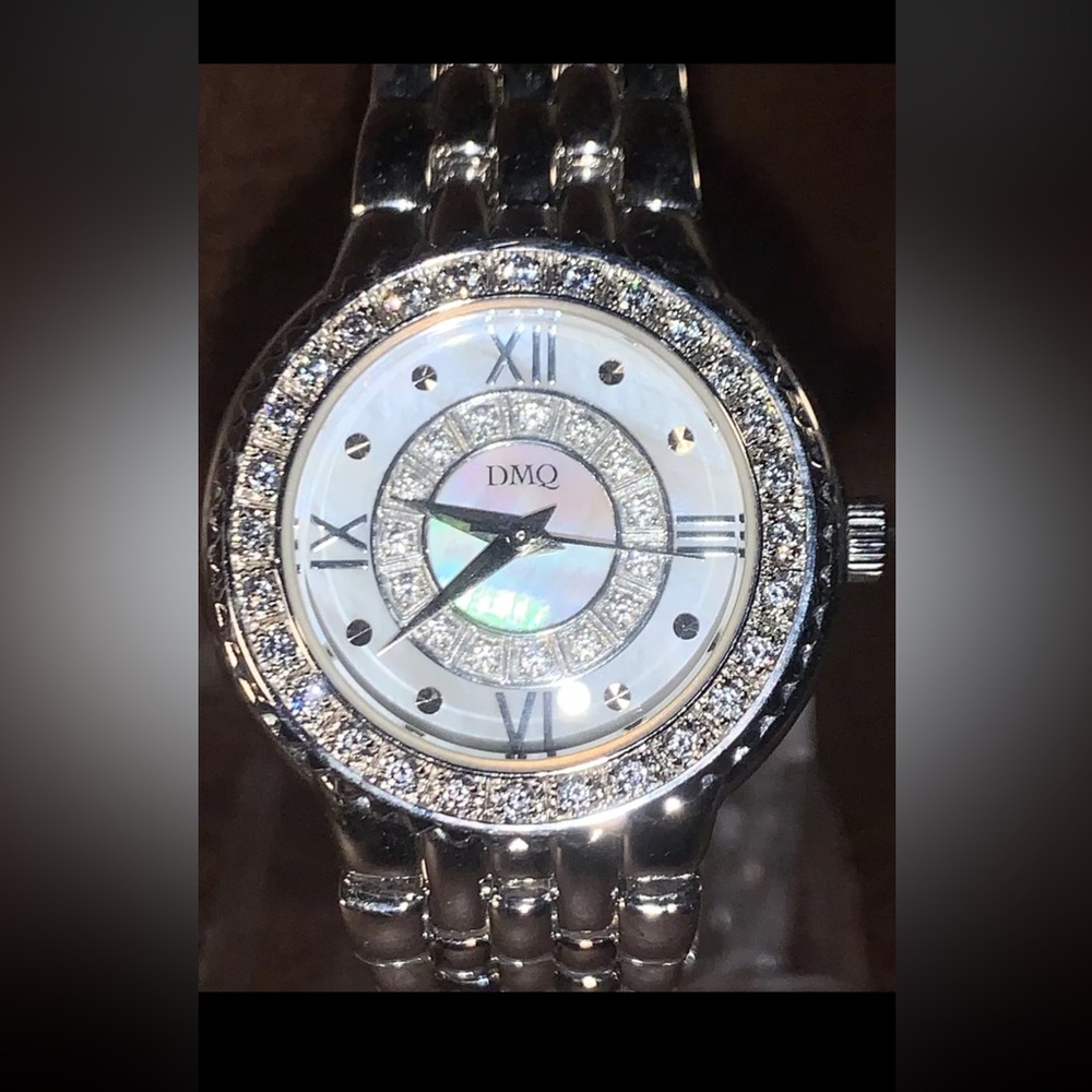 DMQ watch lady